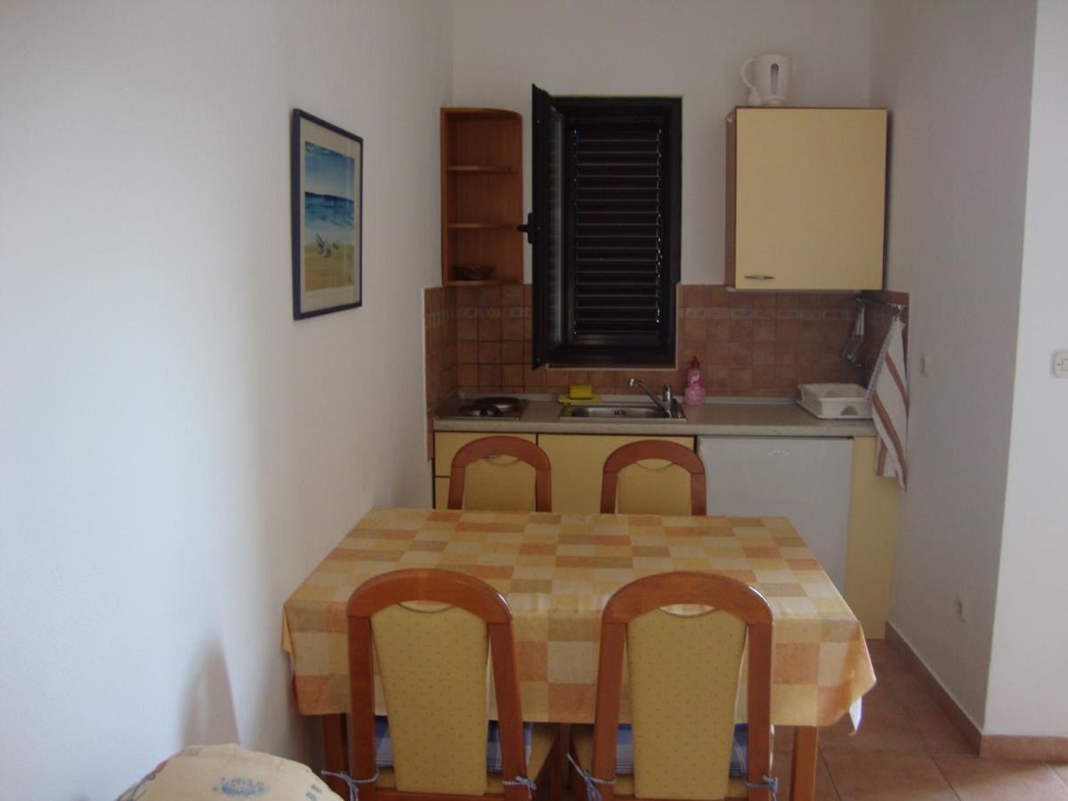 Apartmani Lavanda Паг Стая снимка