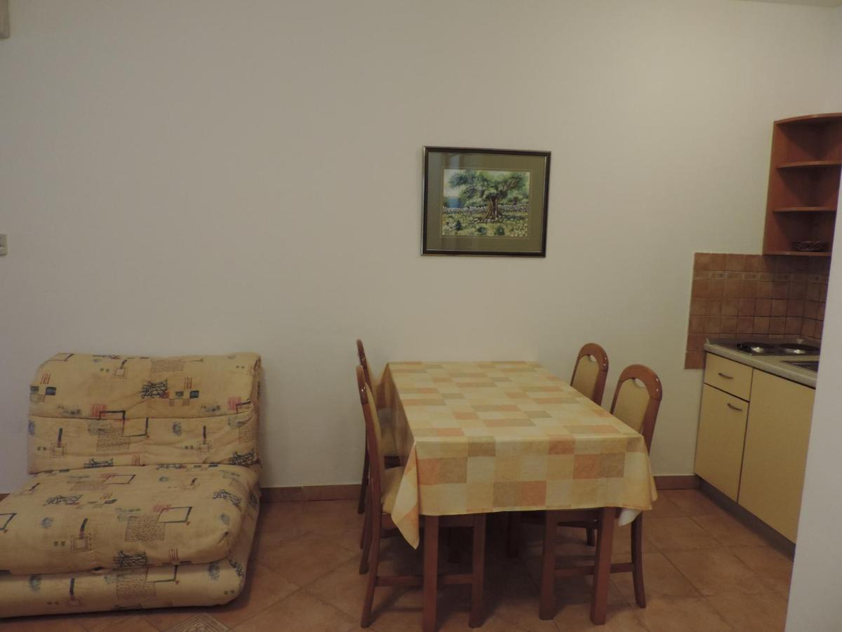 Apartmani Lavanda Паг Стая снимка